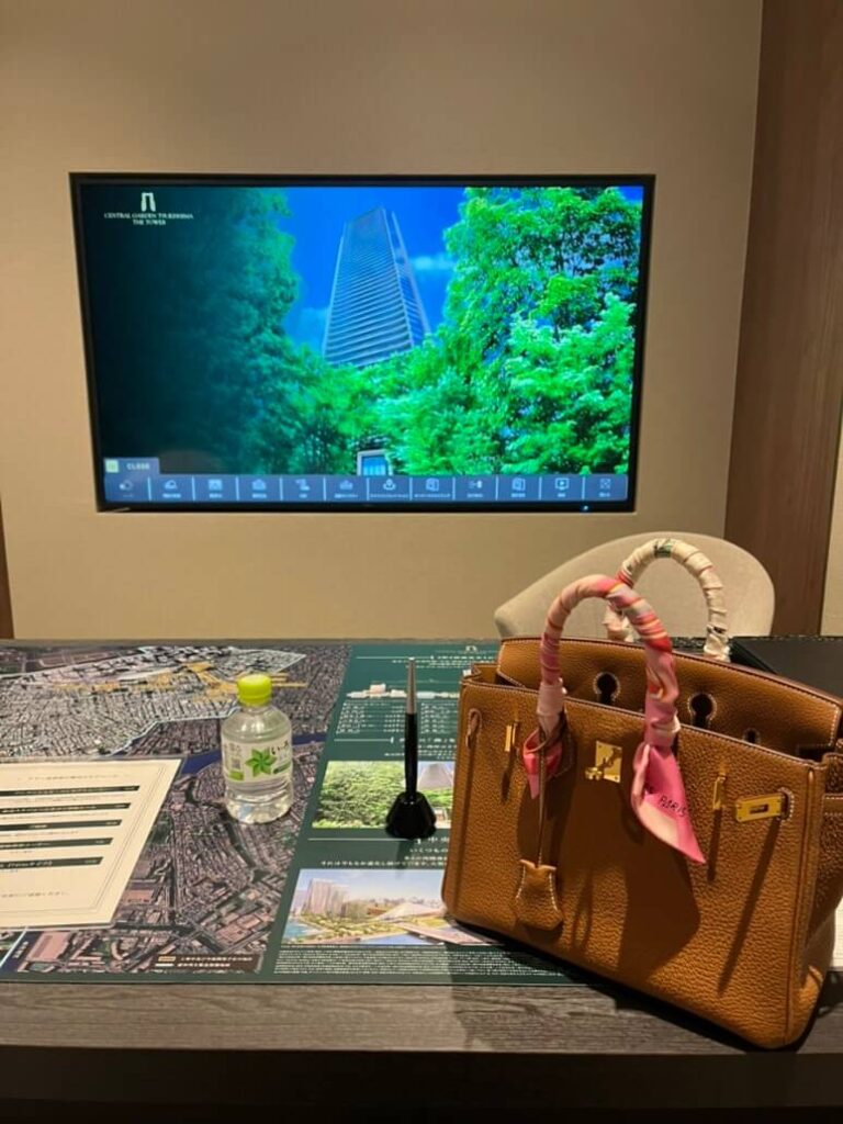 모델룸 예약 상담 하는날